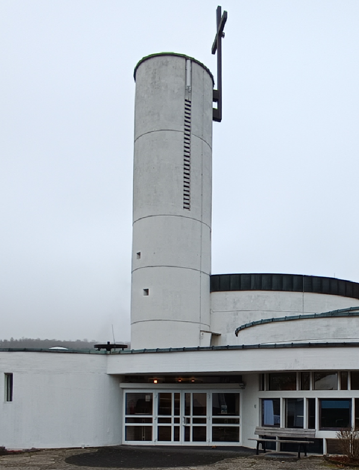 Turm mit alter Antenne